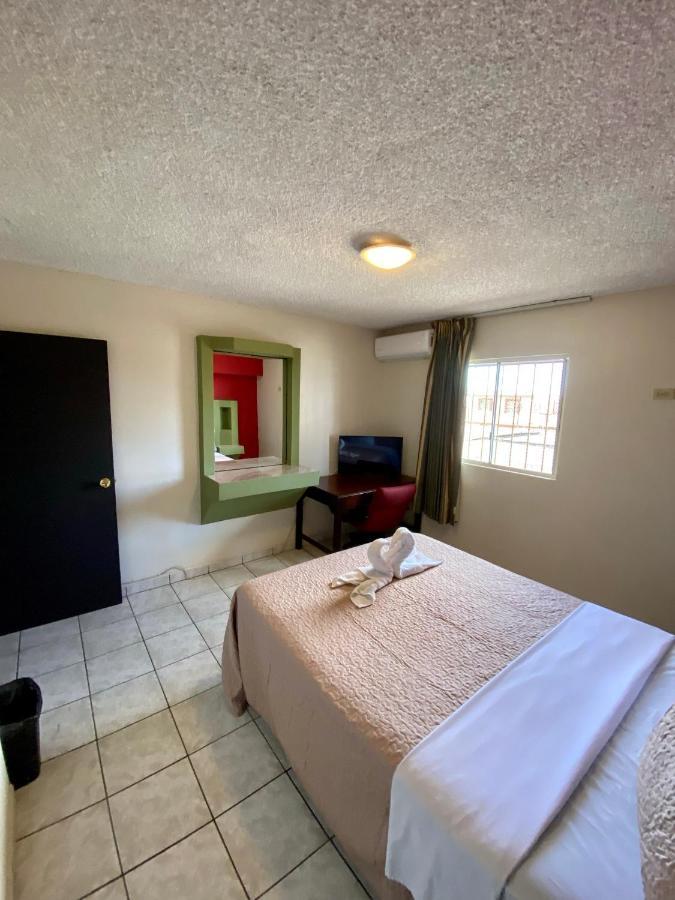 Hotel Los Altos ติฮัวนา ภายนอก รูปภาพ
